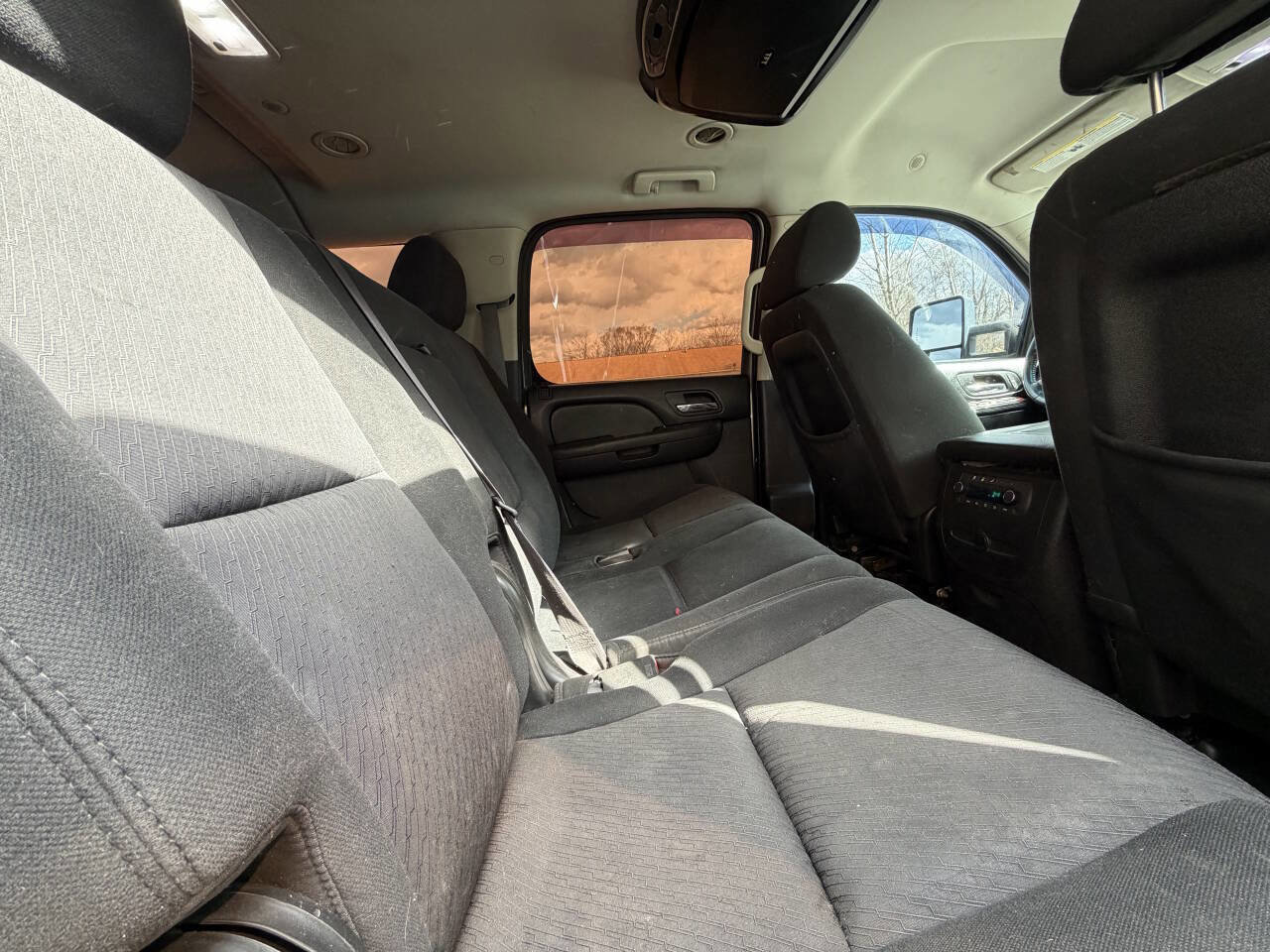 Used 2011 GMC Yukon XL SLE image 14