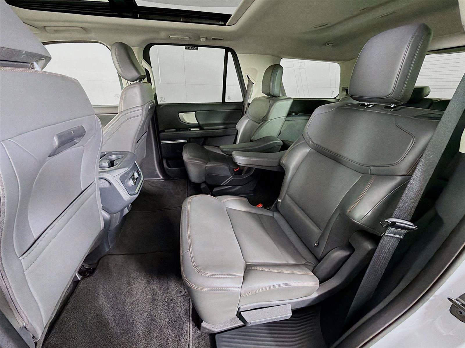 Used 2025 Ford Expedition Active AWD/4WD image 26