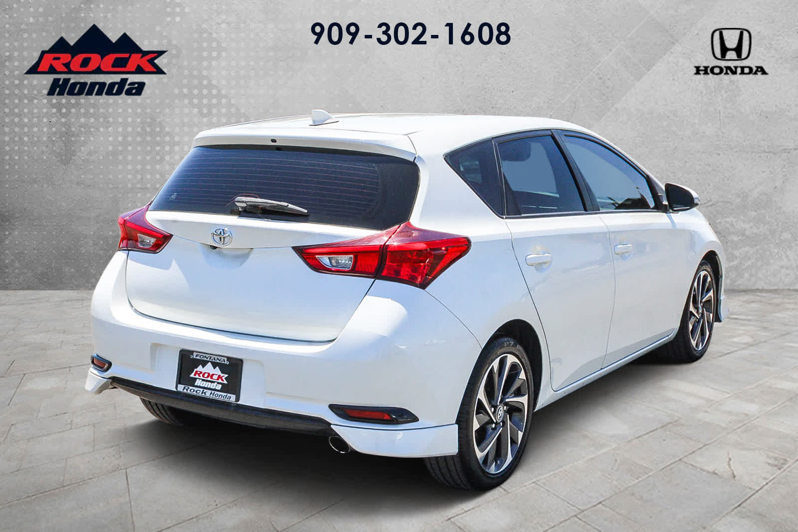 Used 2017 Toyota Corolla iM w/ Carpet Mat Package FWD image 6
