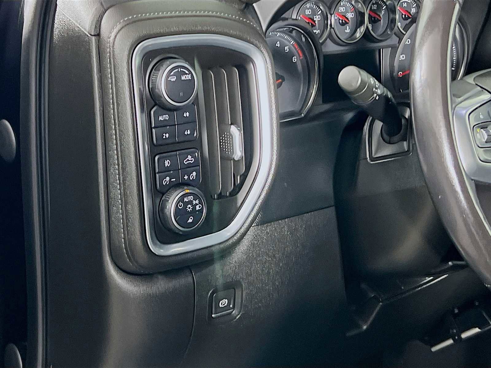 Used 2022 Chevrolet Silverado 1500 RST AWD/4WD image 10