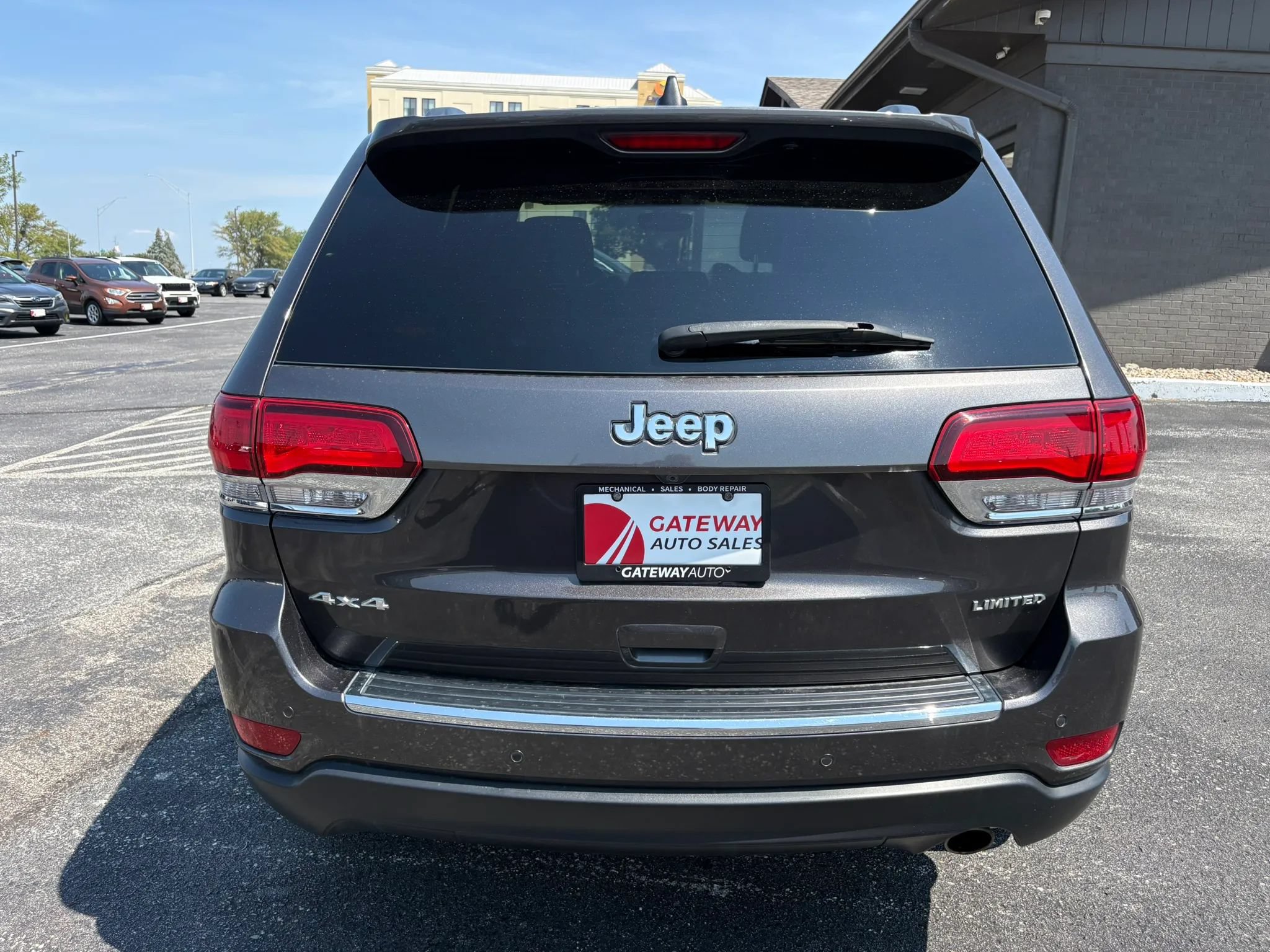 Used 2020 Jeep Grand Cherokee Limited AWD/4WD image 4