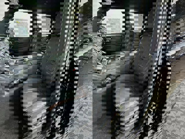 New 2025 Nissan Armada SL w/ Captain's Chari Seat Package image 24