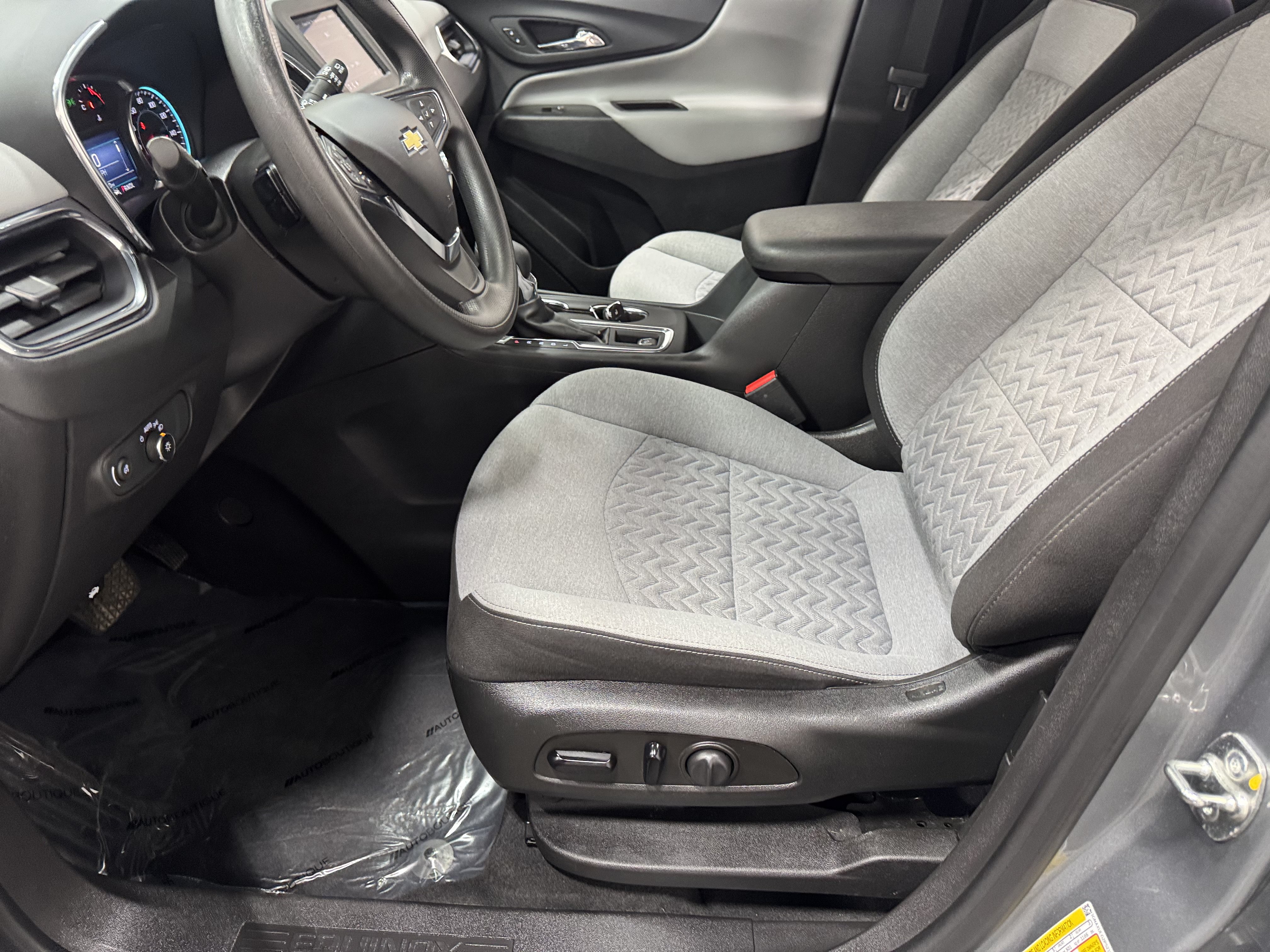 Used 2023 Chevrolet Equinox LT AWD/4WD image 29