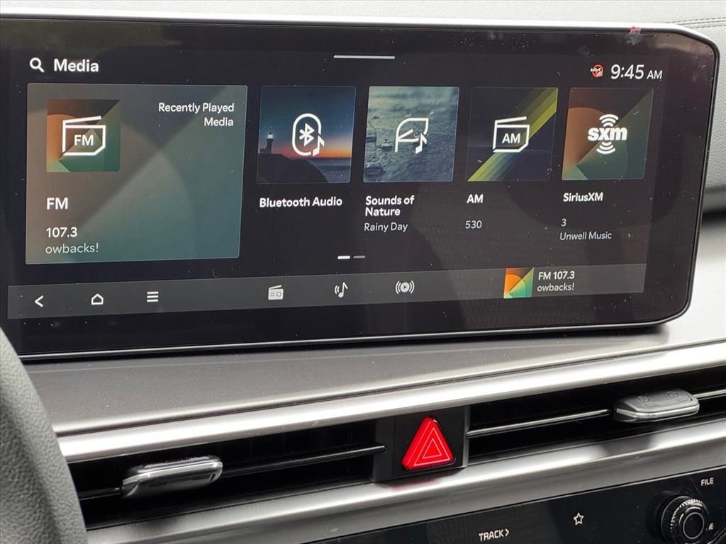 Certified 2025 Kia Sorento LX FWD image 23