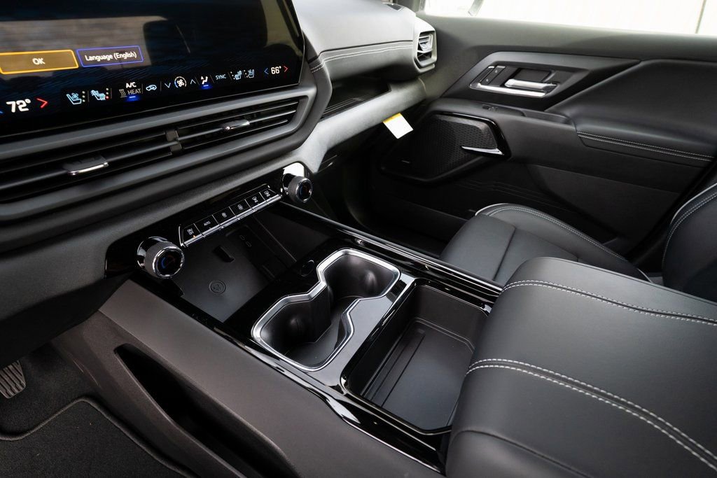 New 2025 Chevrolet Silverado EV LT image 19