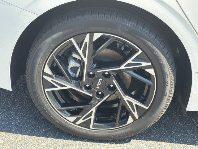 Used 2025 Kia K5 GT-Line w/ GT-Line Premium Package FWD image 19