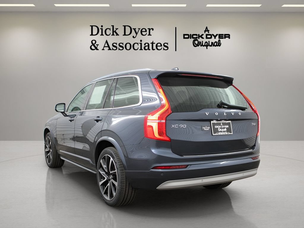 Certified 2022 Volvo XC90 T6 Momentum w/ Advanced Package AWD/4WD image 5