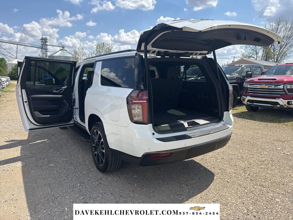 Certified 2022 Chevrolet Suburban RST w/ Luxury Package AWD/4WD image 13