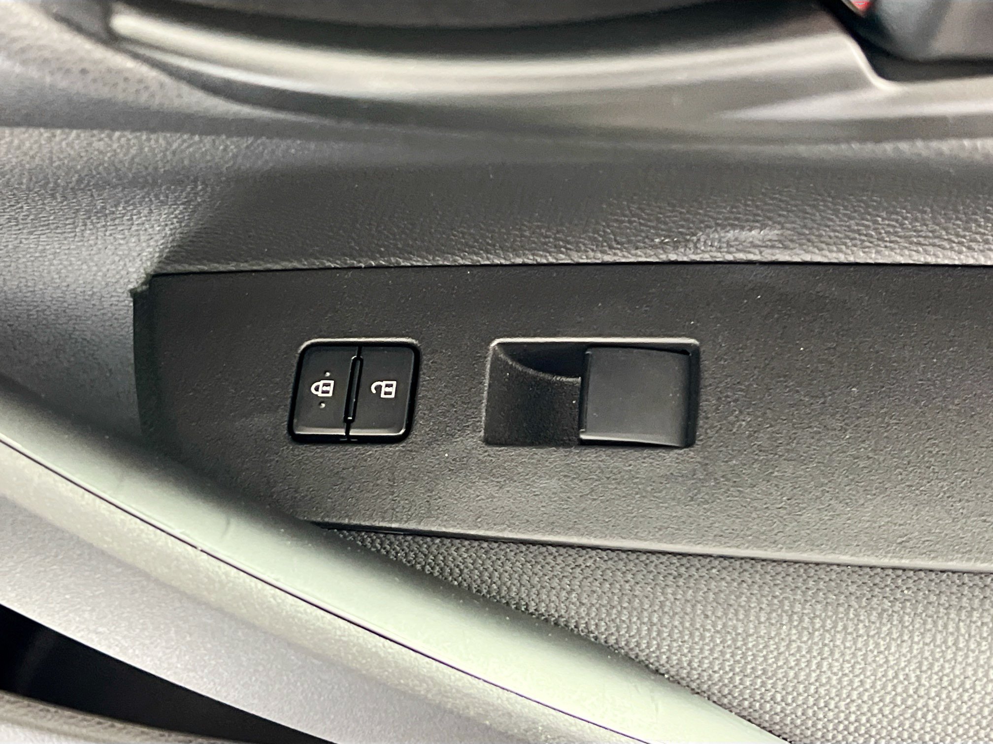 Used 2026 Toyota Corolla LE FWD image 31