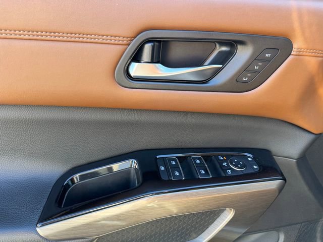 Used 2022 Nissan Pathfinder Platinum w/ Cargo Package image 18