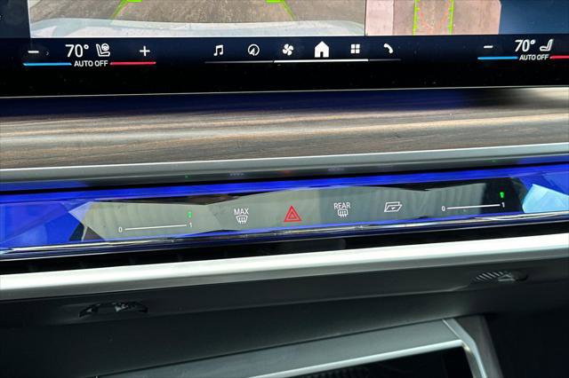 Used 2023 BMW 740i w/ Parking Assistance Package image 19