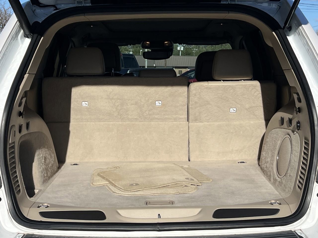 Used 2020 Jeep Grand Cherokee Overland image 36