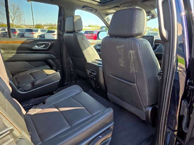 Used 2023 Chevrolet Tahoe High Country AWD/4WD image 14
