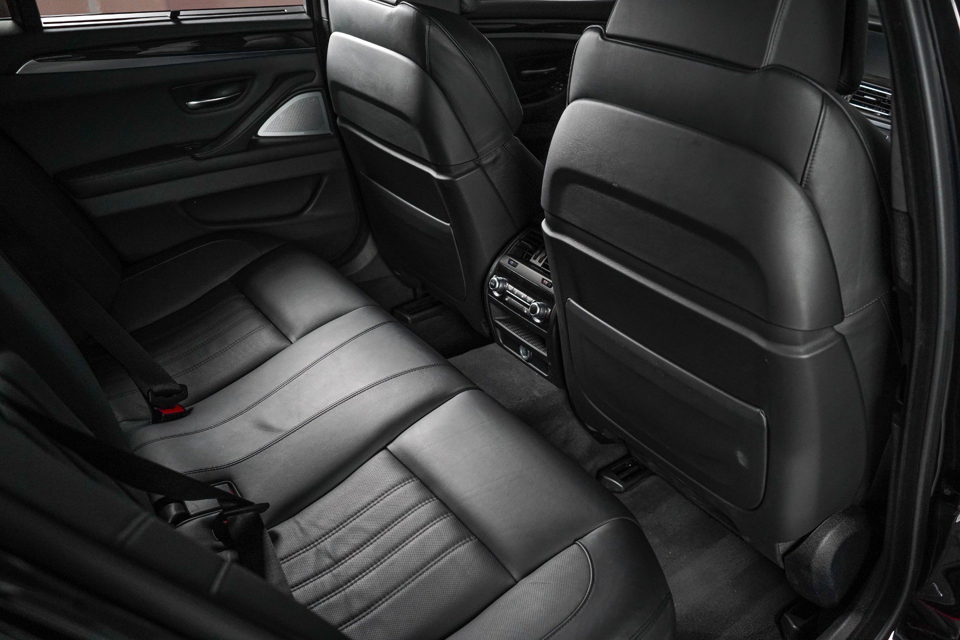 Used 2014 BMW M5 RWD image 71