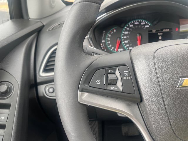 Used 2017 Chevrolet Trax LT w/ LT Convenience Package FWD image 9