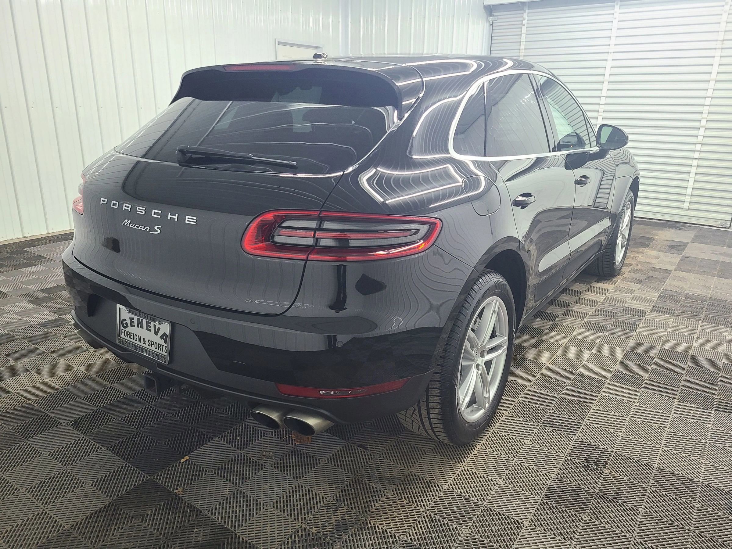 Used 2015 Porsche Macan S w/ Premium Package Plus image 11