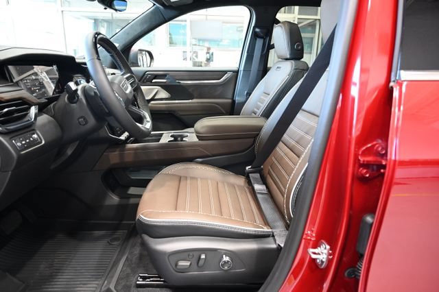New 2026 GMC Acadia Denali Ultimate w/ LPO, Floor Liner Package AWD/4WD image 9