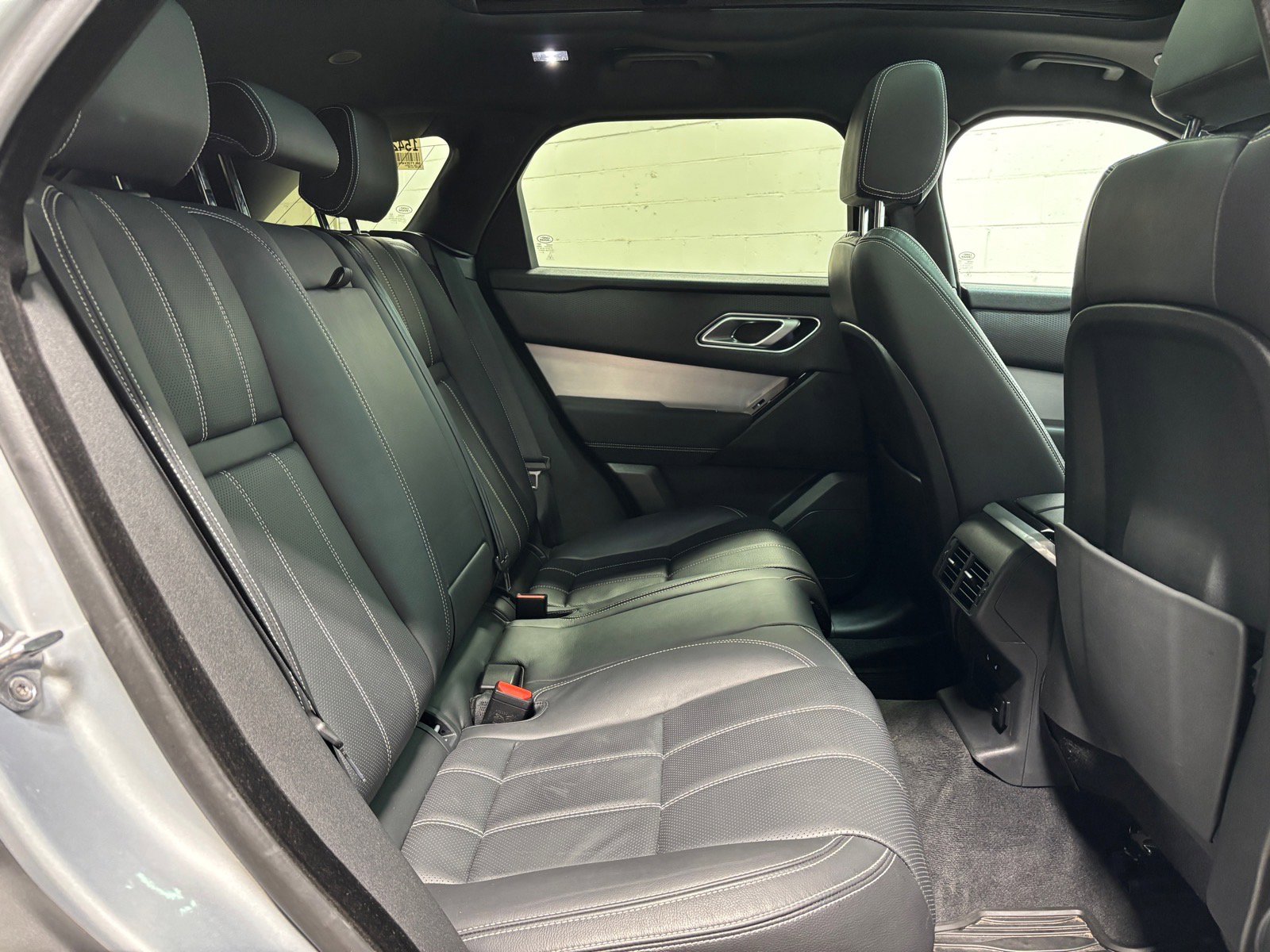 Used 2023 Land Rover Range Rover Velar R-Dynamic S AWD/4WD image 40