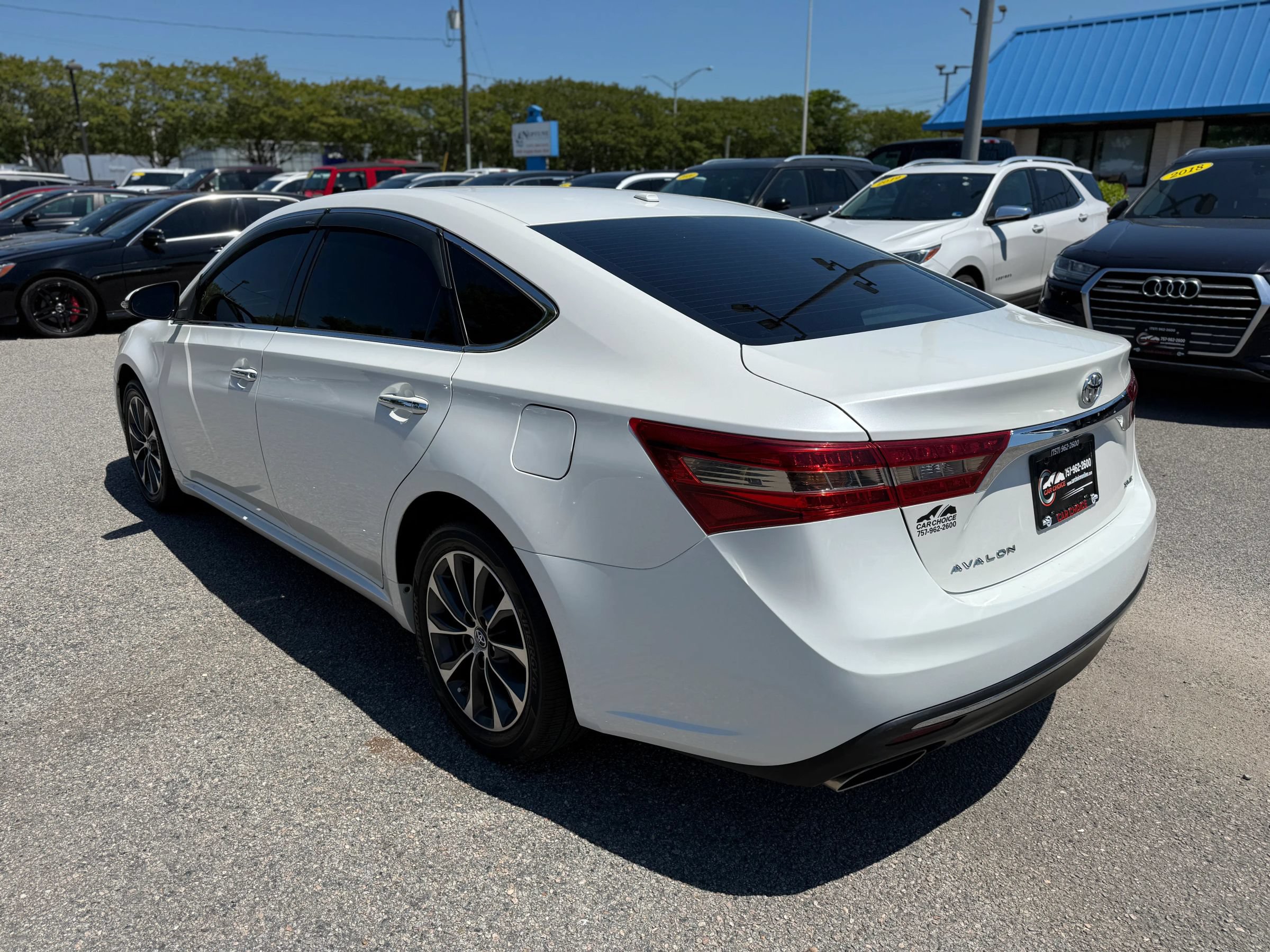 Used 2016 Toyota Avalon XLE Premium FWD image 10