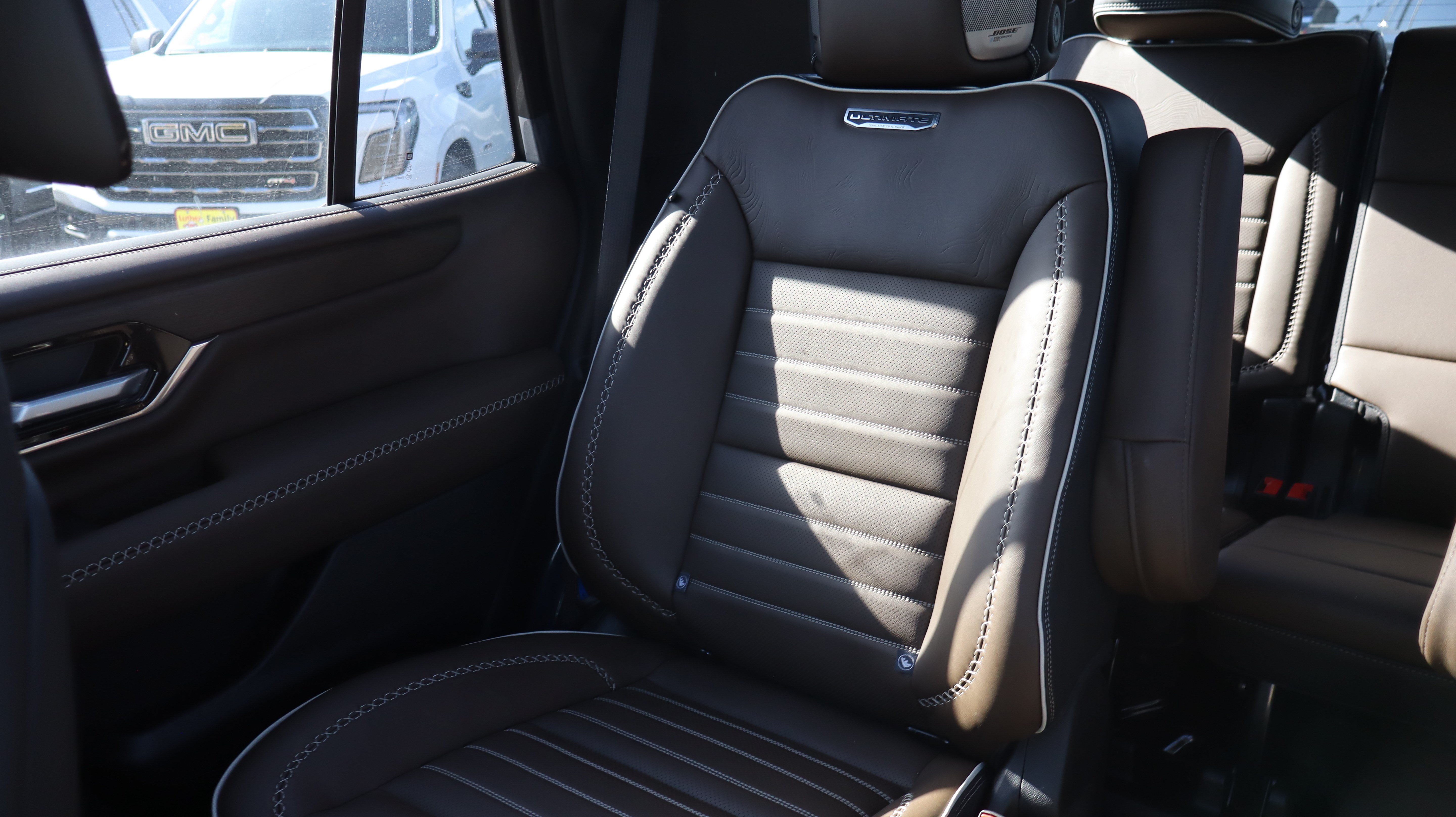 New 2026 GMC Yukon Denali Ultimate AWD/4WD image 13