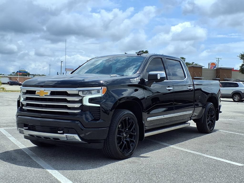 Used 2024 Chevrolet Silverado 1500 High Country w/ Technology Package AWD/4WD image 3