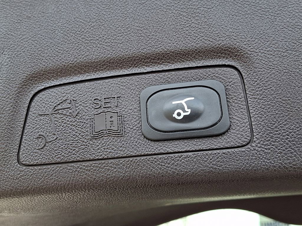 Used 2019 Lincoln MKC Reserve image 31