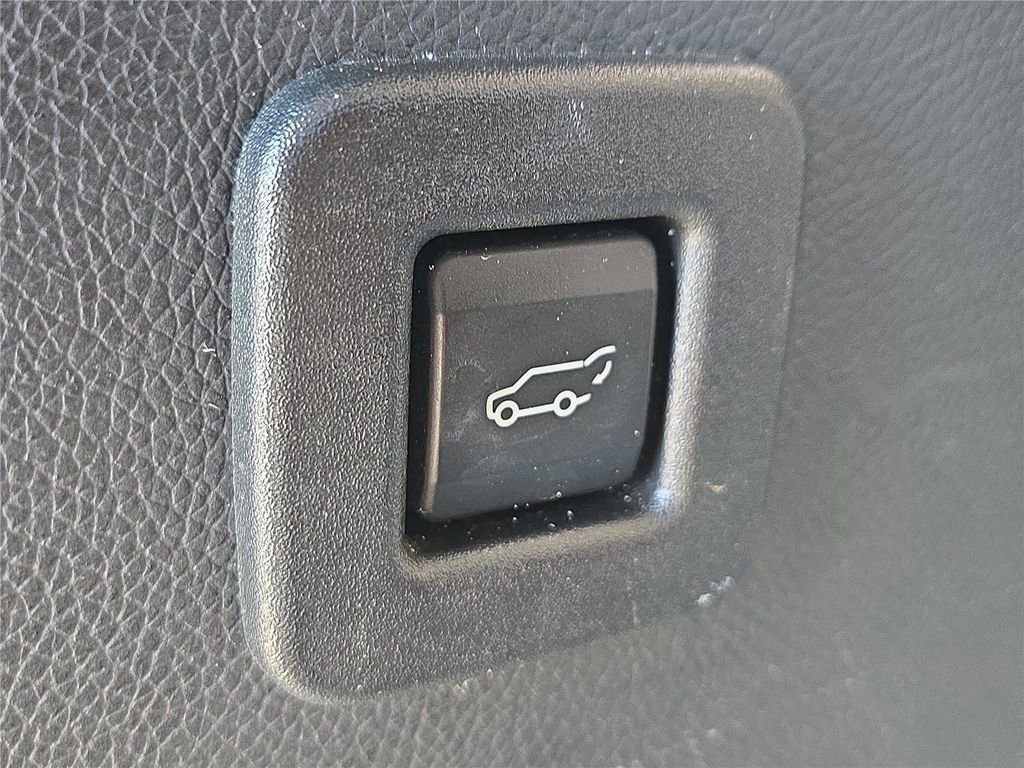 Used 2015 Ford Expedition Platinum image 31