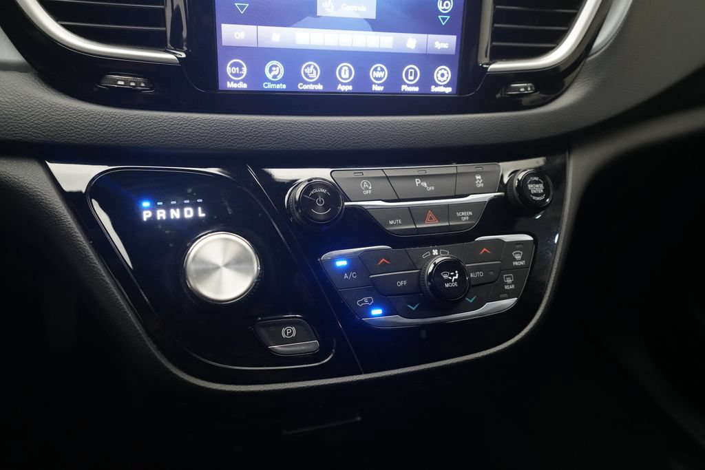 Used 2020 Chrysler Pacifica Touring-L Plus w/ S Appearance Package FWD image 23