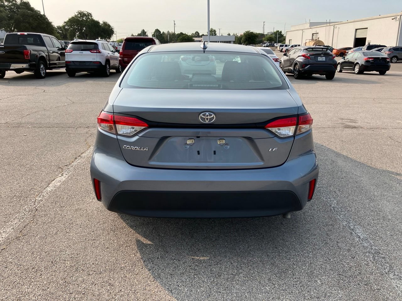 Used 2025 Toyota Corolla LE FWD image 5