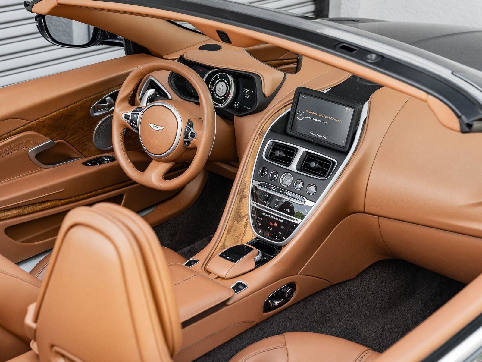 Used 2019 Aston Martin DB11 Volante image 13