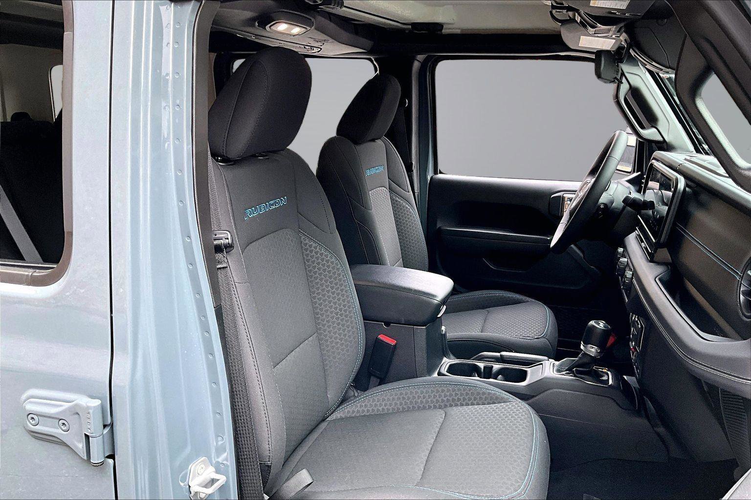 Used 2025 Jeep Wrangler Unlimited Rubicon 4xe image 8