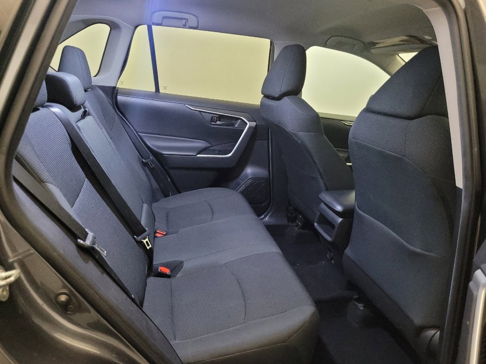 Used 2019 Toyota RAV4 LE AWD/4WD image 19