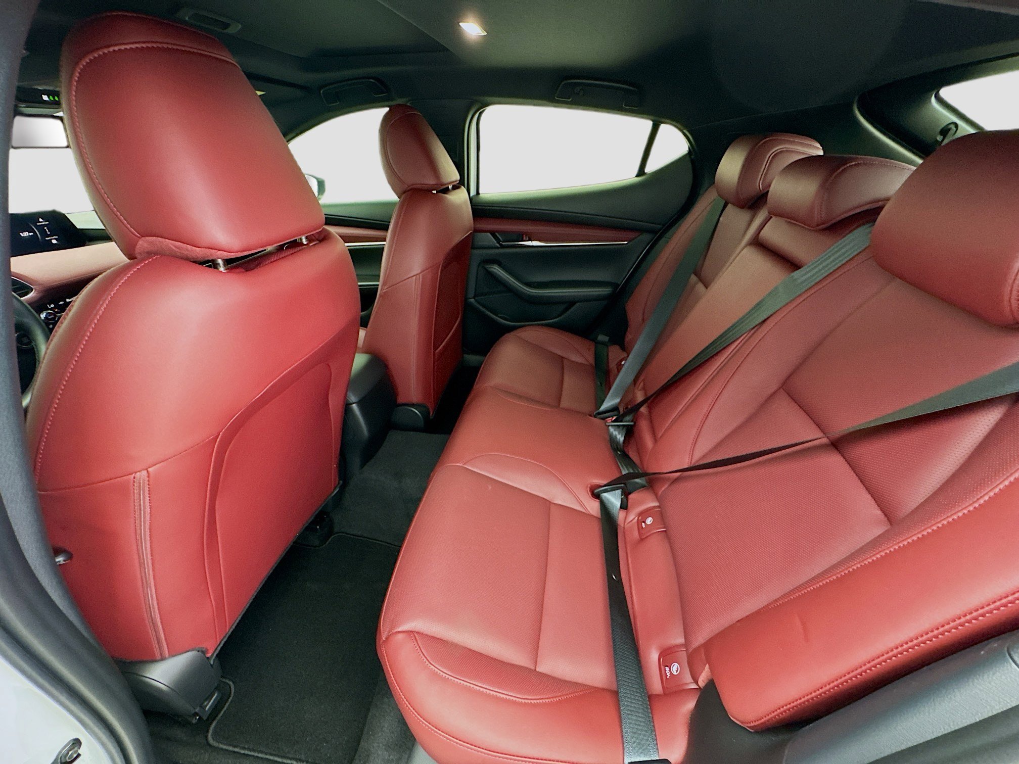 Used 2025 MAZDA MAZDA3 Hatchback w/Premium Plus Pkg image 16