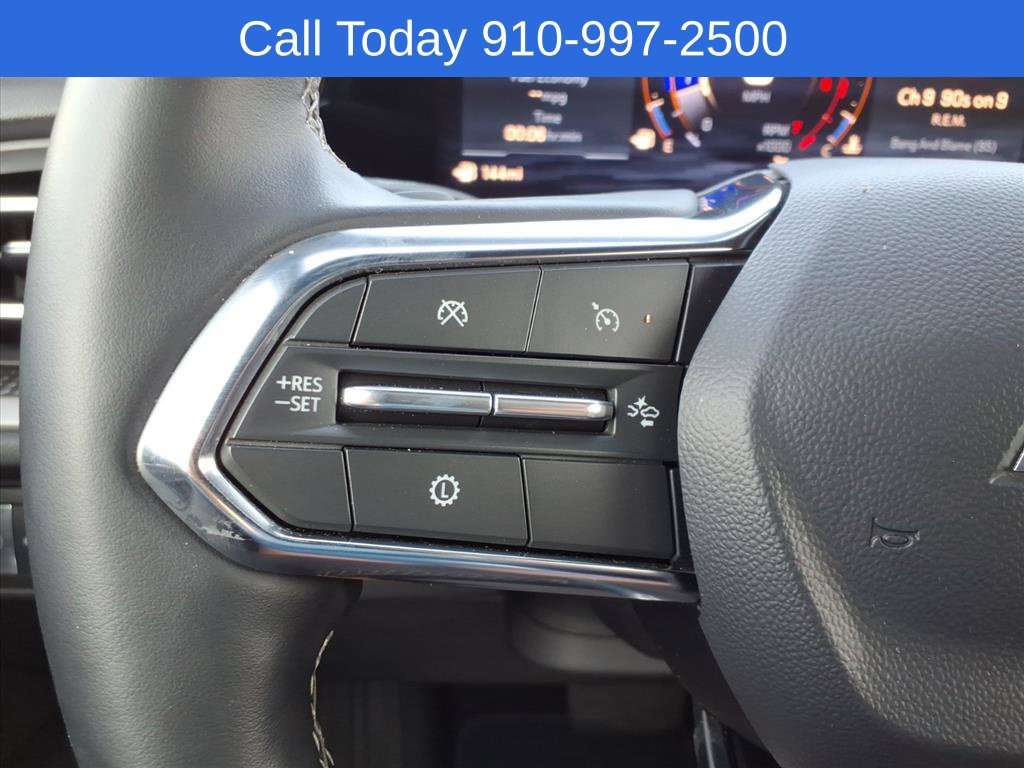 Used 2026 Chevrolet Traverse LT w/ Driver Confidence Package FWD image 19