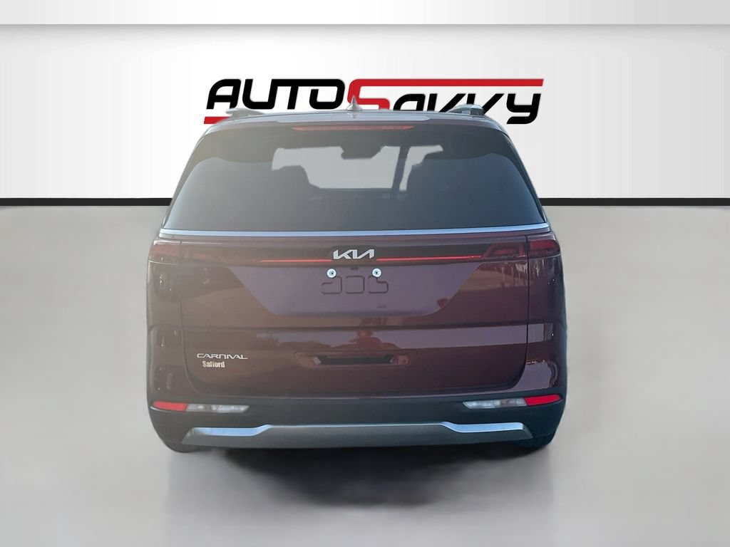 Used 2024 Kia Carnival SX FWD image 6