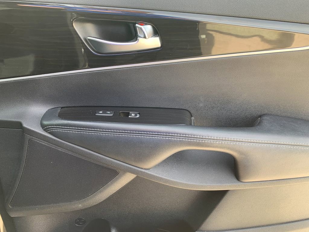 Used 2019 Kia Sorento FWD V6 image 21
