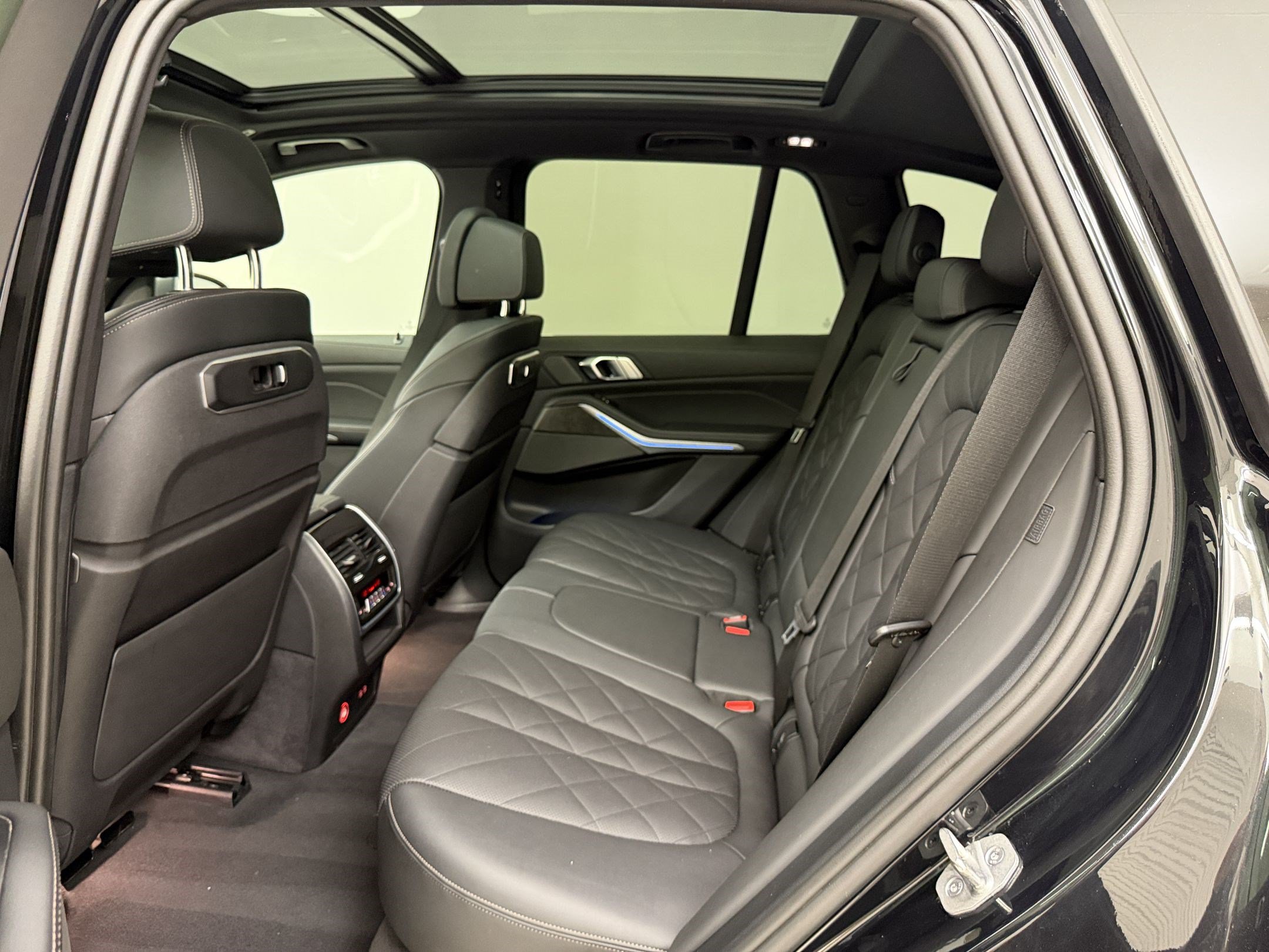 Used 2024 BMW X5 sDrive40i w/ Premium Package RWD image 23