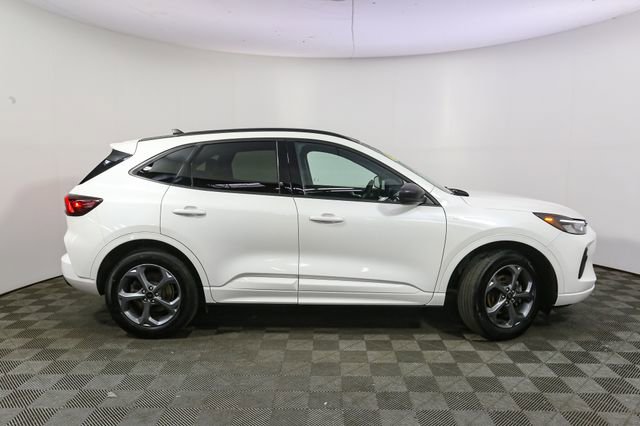 Used 2024 Ford Escape ST-Line w/ Tech Pack #1 AWD/4WD image 14
