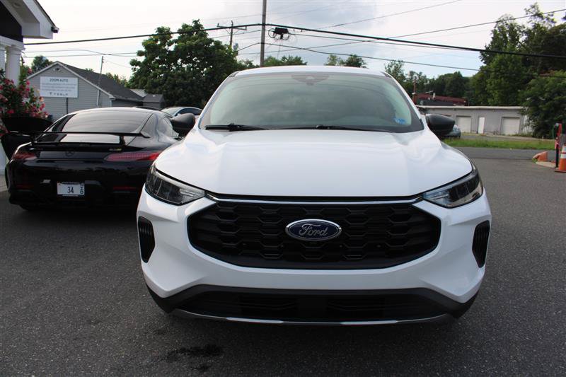 Used 2025 Ford Escape Active AWD/4WD image 2
