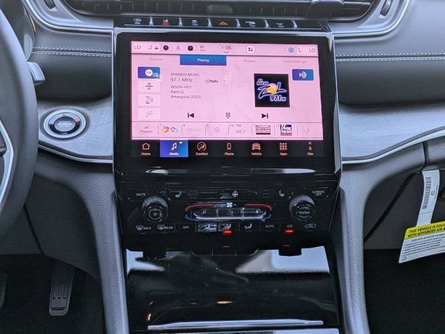 New 2025 Jeep Grand Cherokee Limited w/ Black Appearance Package image 16