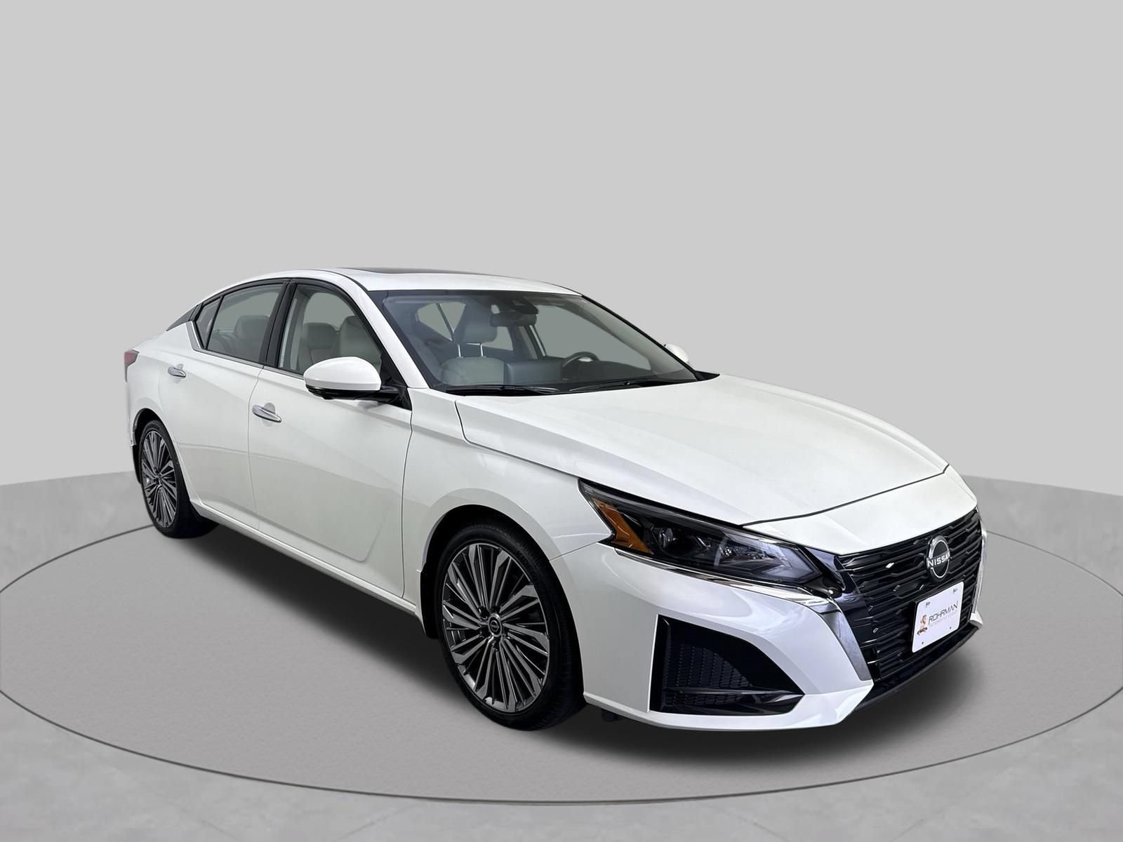 Used 2024 Nissan Altima 2.5 SL FWD image 3