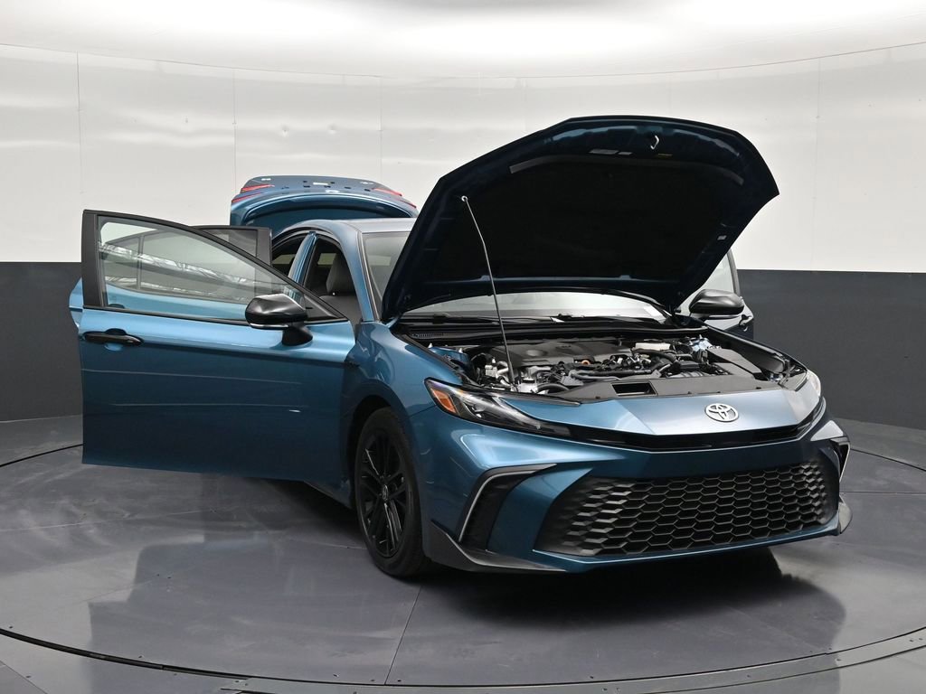Used 2025 Toyota Camry SE w/ Convenience Package image 28