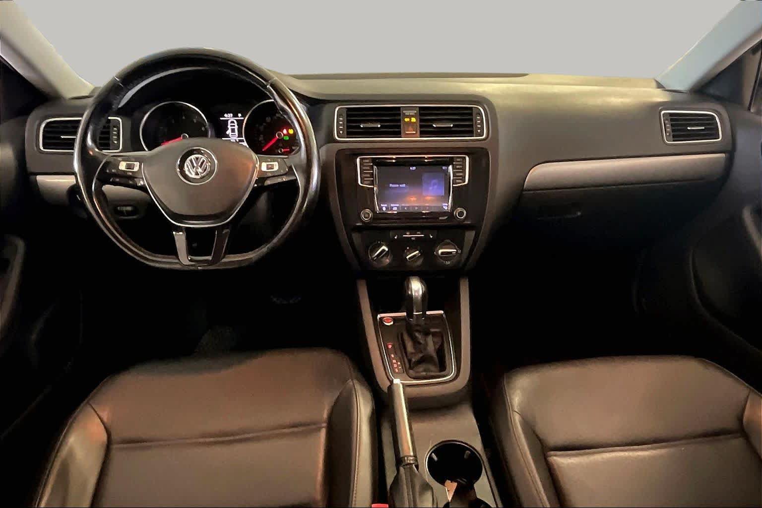 Used 2017 Volkswagen Jetta SE FWD image 14