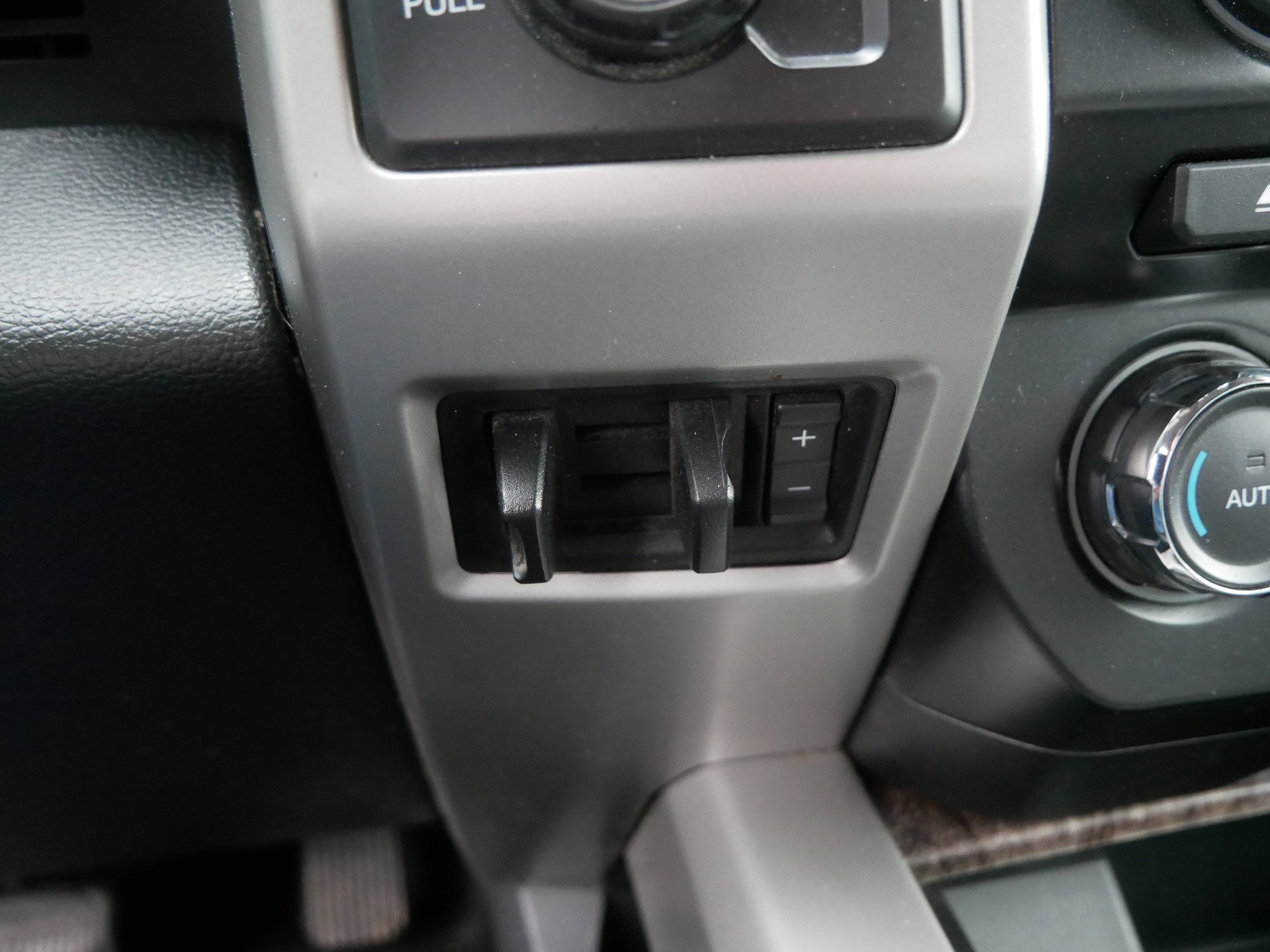 Used 2017 Ford F350 Lariat w/ Chrome Package AWD/4WD image 28