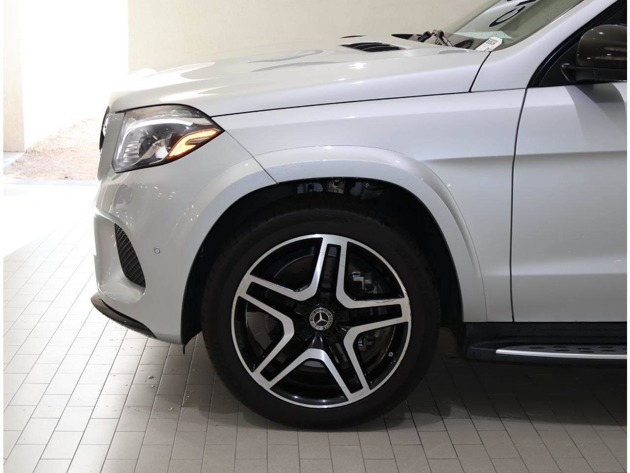 Used 2018 Mercedes-Benz GLS 550 4MATIC image 4