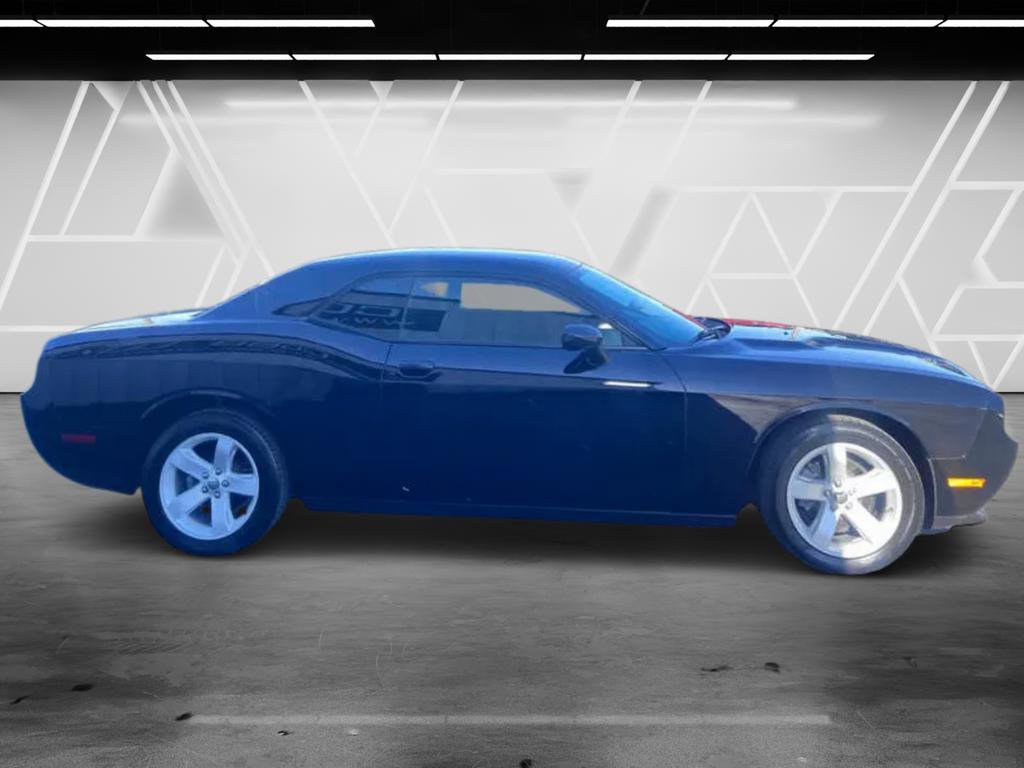 Used 2013 Dodge Challenger SXT RWD image 6