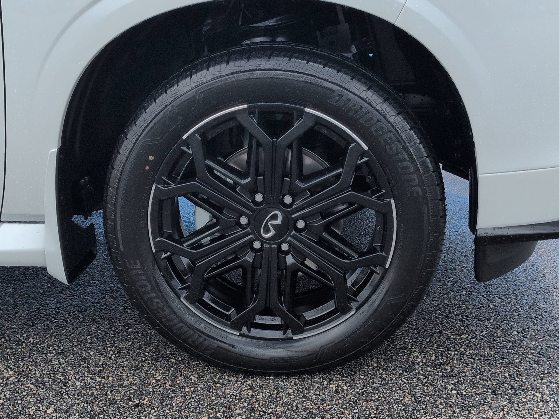 New 2027 INFINITI QX80 Sensory AWD/4WD image 12