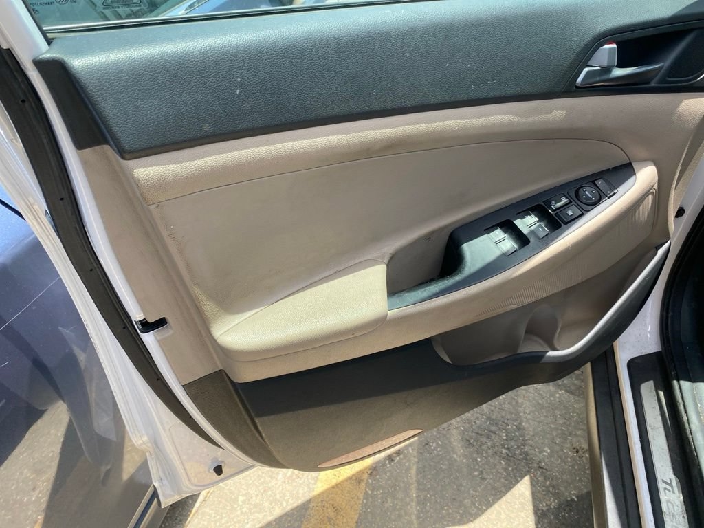 Used 2016 Hyundai Tucson Limited w/ Option Group 03 FWD image 21