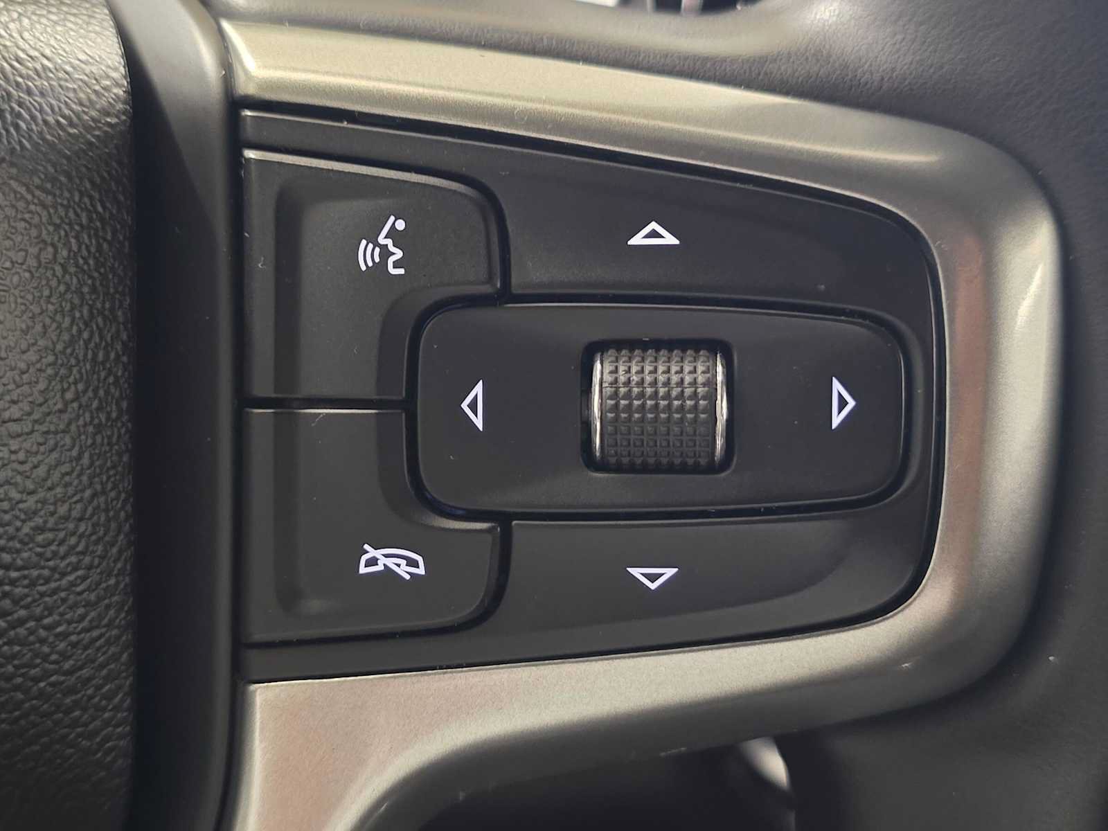 Used 2024 Chevrolet Silverado 1500 LTZ AWD/4WD image 33