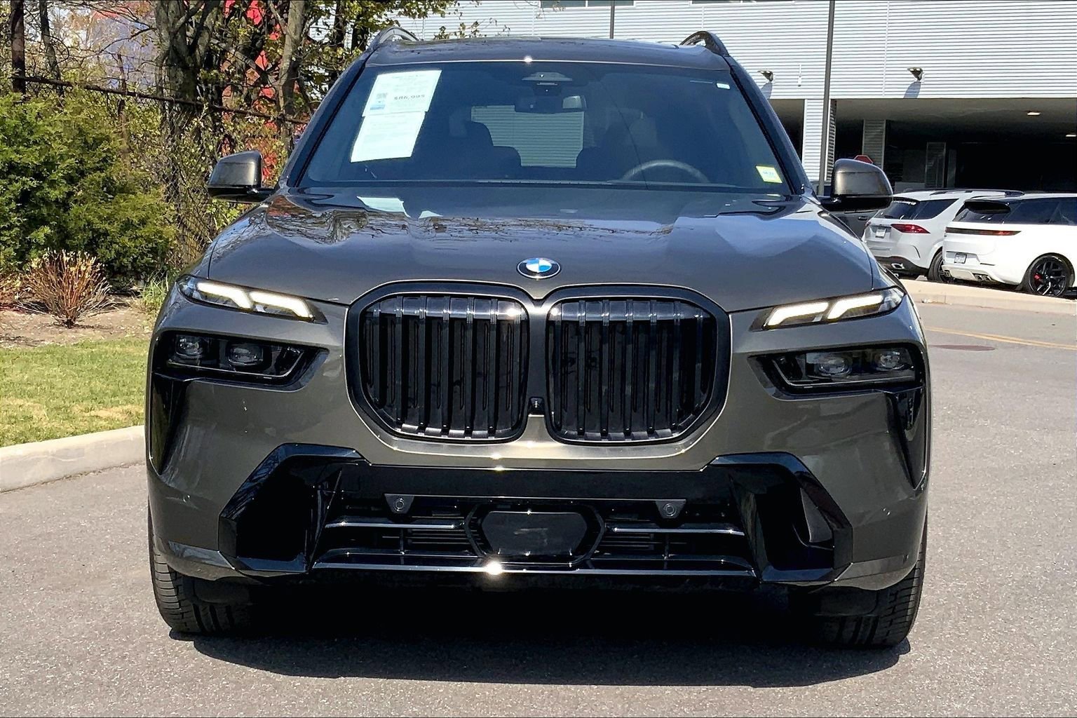 Used 2026 BMW X7 xDrive40i w/ M Sport Package AWD/4WD image 3